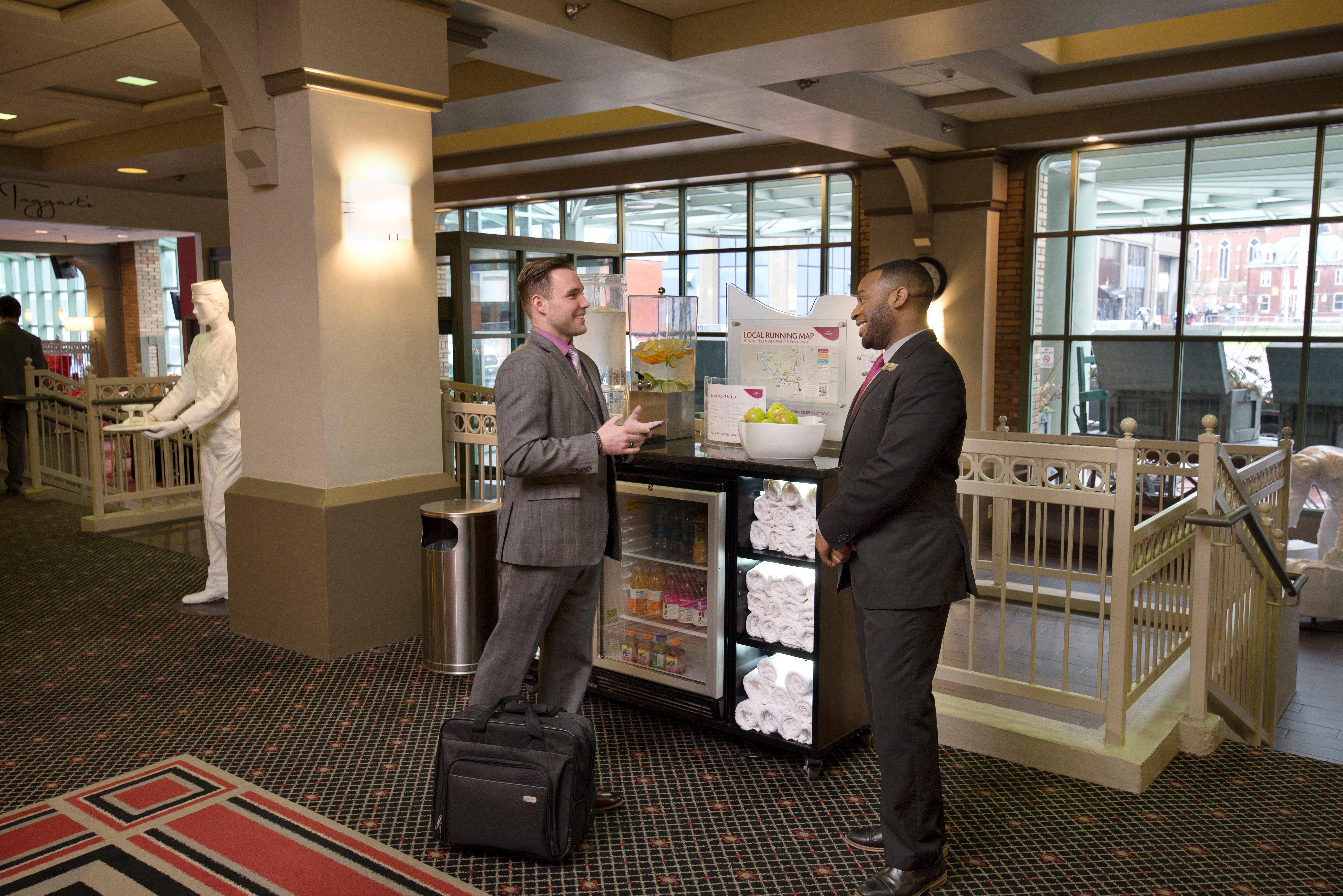 Crowne Plaza Indianapolis-Dwtn-Union Stn By Ihg Hotel Exterior foto